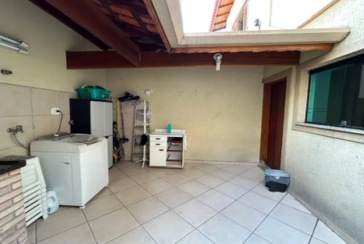 Belo Sobrado à venda no Bairro do Jardim Regina na Rua Engenheiro Marcílio Cardoso,