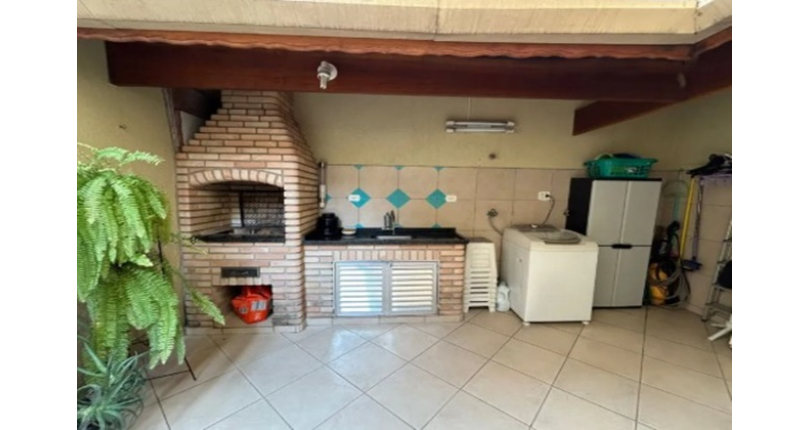 Belo Sobrado à venda no Bairro do Jardim Regina na Rua Engenheiro Marcílio Cardoso,