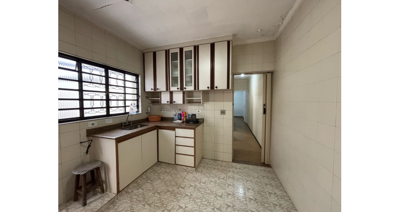 Casa à venda no Bairro do Parque São Domingos na Avenida General Charles de Gaulle