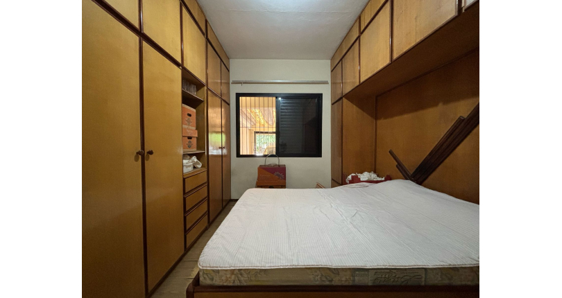 Casa à venda no Bairro do Parque São Domingos na Avenida General Charles de Gaulle