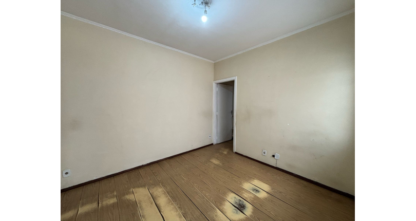 Casa à venda no Bairro do Parque São Domingos na Avenida General Charles de Gaulle