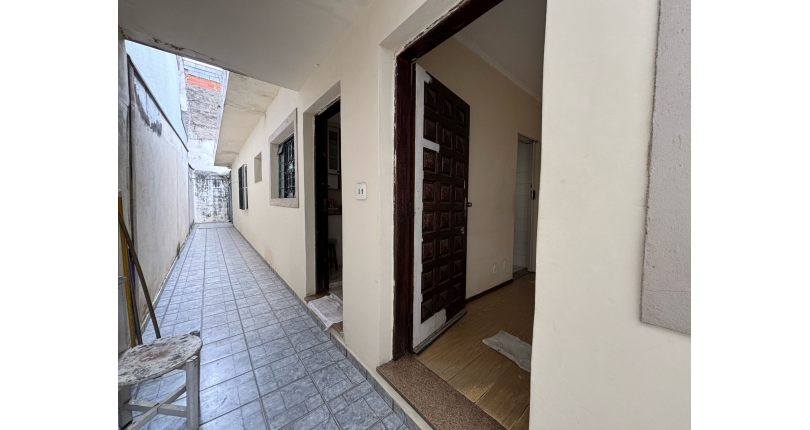 Casa à venda no Bairro do Parque São Domingos na Avenida General Charles de Gaulle