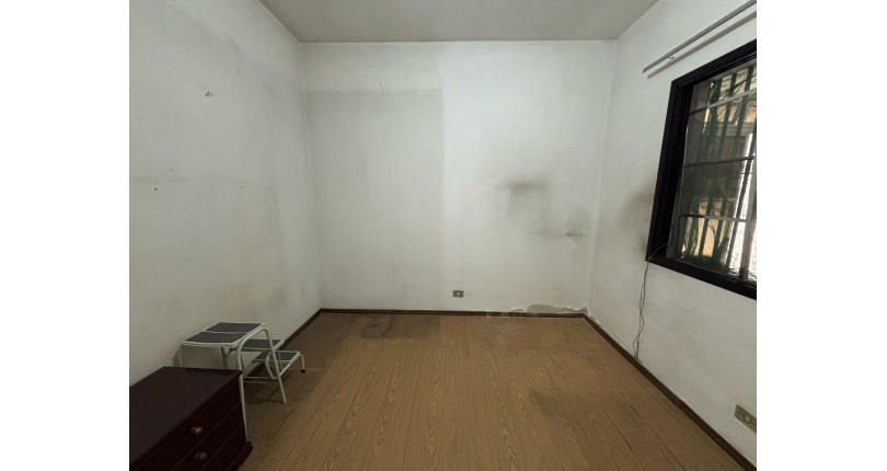 Casa à venda no Bairro do Parque São Domingos na Avenida General Charles de Gaulle