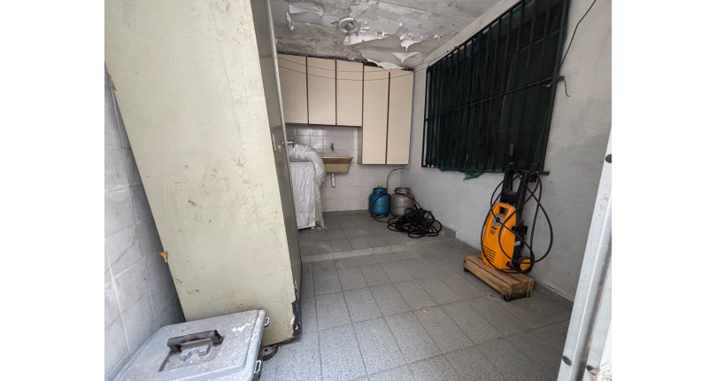 Casa à venda no Bairro do Parque São Domingos na Avenida General Charles de Gaulle