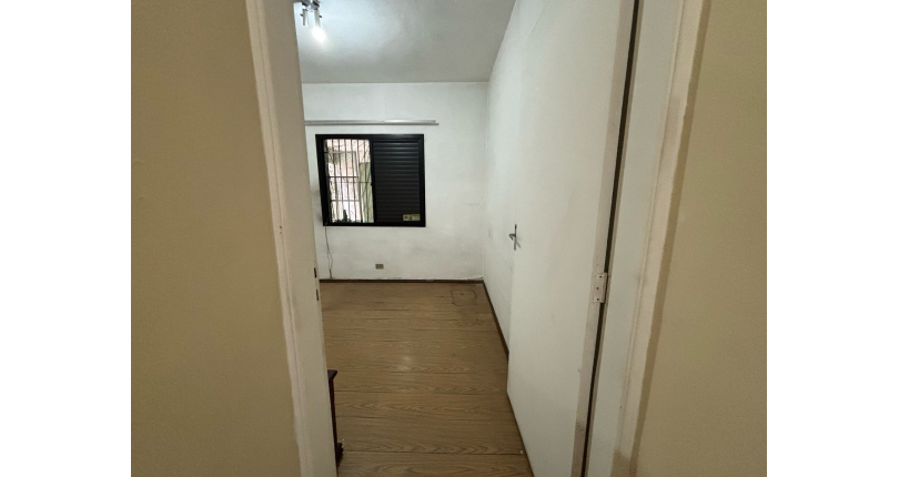 Casa à venda no Bairro do Parque São Domingos na Avenida General Charles de Gaulle