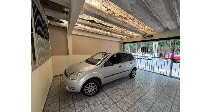 Casa à venda no Bairro do Parque São Domingos na Avenida General Charles de Gaulle