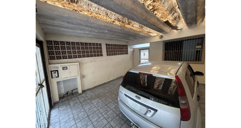 Casa à venda no Bairro do Parque São Domingos na Avenida General Charles de Gaulle