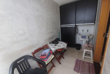 Casa assobradada à venda no Bairro do Parque Maria Domitila na Rua Eusebio da Silva