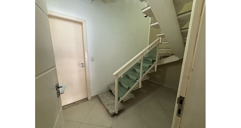  Sobrado à venda no Bairro do Parque São Domingos na Rua Homero Sales,