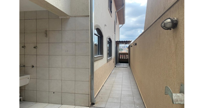 Sobrado à venda no Bairro da Vila Miriam na Rua José Antônio Pereira,