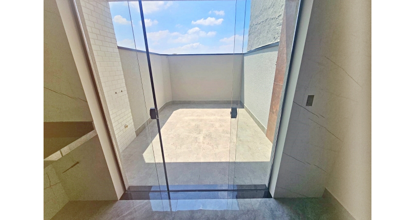 Oportunidade Única: Lindo Sobrado novo à venda no Bairro do Jardim Maristela na Rua Galdino Catunda Gondim 24,