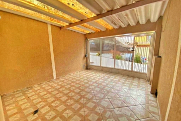 Bom Sobrado à venda no Bairro do Conjunto Residencial Vista Verde na Rua Ricardo Abed, 