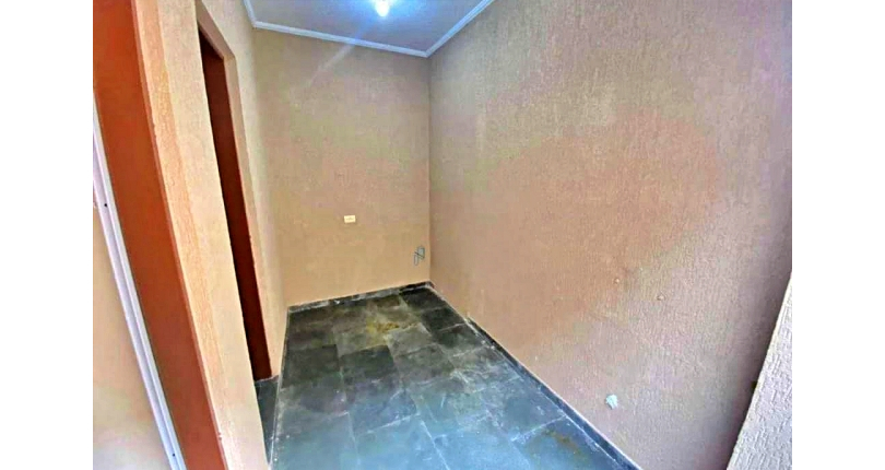 Bom Sobrado à venda no Bairro do Conjunto Residencial Vista Verde na Rua Ricardo Abed, 