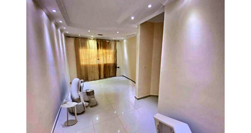 Bom Sobrado à venda no Bairro do Conjunto Residencial Vista Verde na Rua Ricardo Abed, 