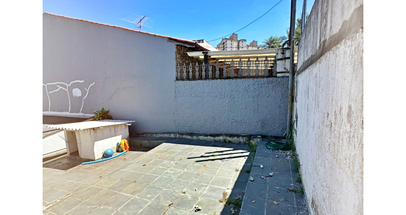 Terreno à venda no Bairro do Parque Maria Domitila na Rua Francisco Basílio de Melo, 