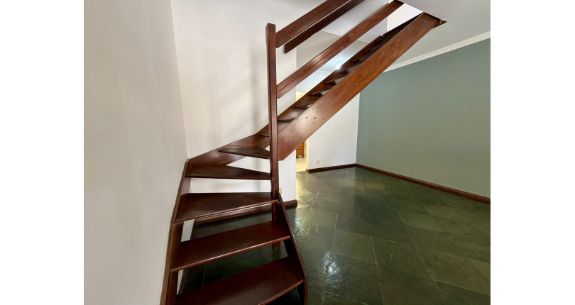 Sobrado à venda Rua Vicente Ferreira, 57, Jaguaré - Imóveis à Venda