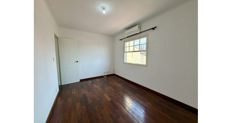 Sobrado à venda Rua Vicente Ferreira, 57, Jaguaré - Imóveis à Venda