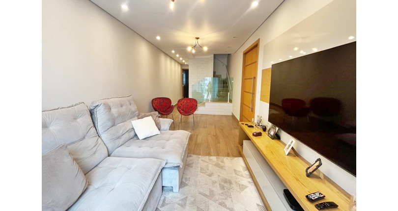 Sobrado à venda no Bairro do Jardim Líbano na Rua Maestro João de Souza Lima,