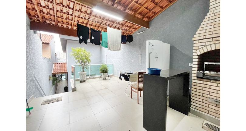 Sobrado à venda no Bairro do Jardim Líbano na Rua Maestro João de Souza Lima,