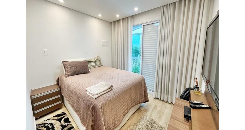 Sobrado à venda no Bairro do Jardim Líbano na Rua Maestro João de Souza Lima,