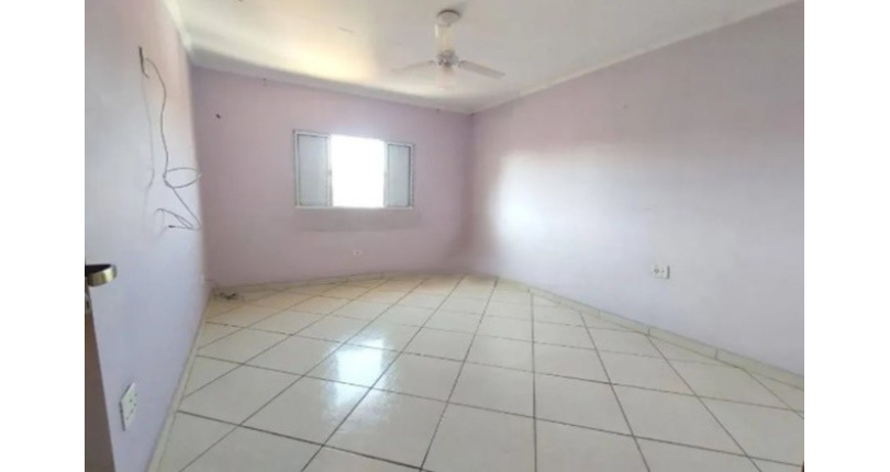 Ótimo Sobrado à venda no Bairro do Jardim Santo Elias na Rua Frederico Jacobi