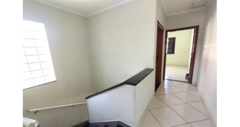 Ótimo Sobrado à venda no Bairro do Jardim Santo Elias na Rua Frederico Jacobi