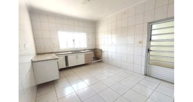 Ótimo Sobrado à venda no Bairro do Jardim Santo Elias na Rua Frederico Jacobi