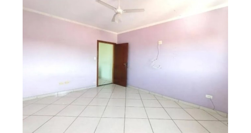 Ótimo Sobrado à venda no Bairro do Jardim Santo Elias na Rua Frederico Jacobi