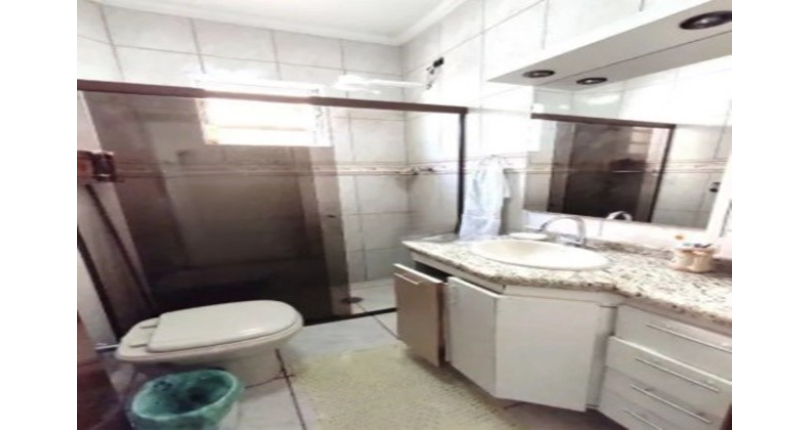 Ótimo Sobrado à venda no Bairro do Jardim Santo Elias na Rua Frederico Jacobi