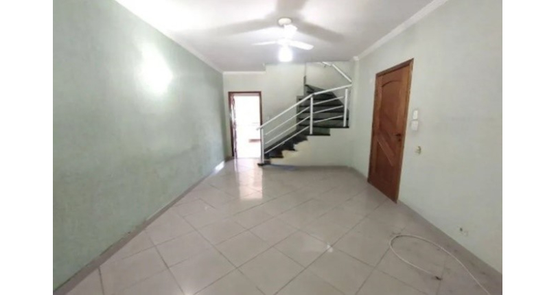 Ótimo Sobrado à venda no Bairro do Jardim Santo Elias na Rua Frederico Jacobi