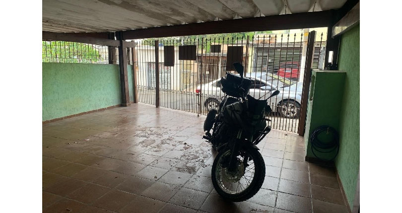 Sobrado à venda no Bairro do Parque São Domingos na Rua Armando Martino,