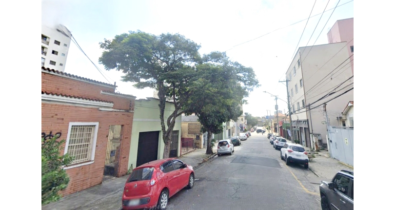 Belo Terreno à venda no Bairro da Lapa na Rua Guaricanga,