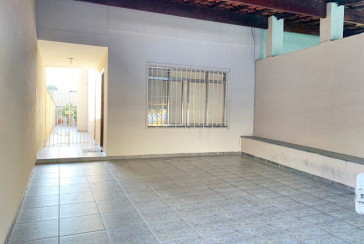 Sobrado à venda no Bairro do Jardim São João (Jaraguá) na Rua Alto Jurupari, 