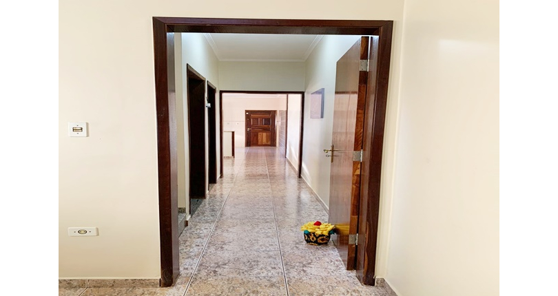 Sobrado à venda no Bairro do Jardim São João (Jaraguá) na Rua Alto Jurupari, 