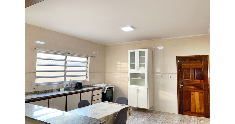 Sobrado à venda no Bairro do Jardim São João (Jaraguá) na Rua Alto Jurupari, 