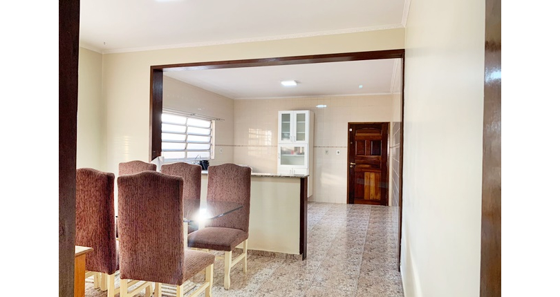 Sobrado à venda no Bairro do Jardim São João (Jaraguá) na Rua Alto Jurupari, 