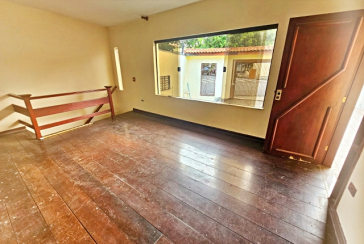 Casa à venda no Bairro do Jardim Santo Elias na Rua Romão Martins,