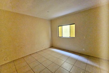 Casa à venda no Bairro do Jardim Santo Elias na Rua Romão Martins,