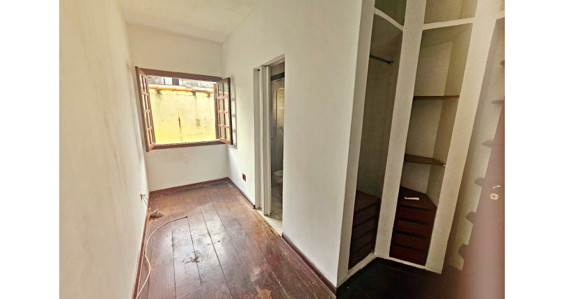 Casa à venda no Bairro do Jardim Santo Elias na Rua Romão Martins,