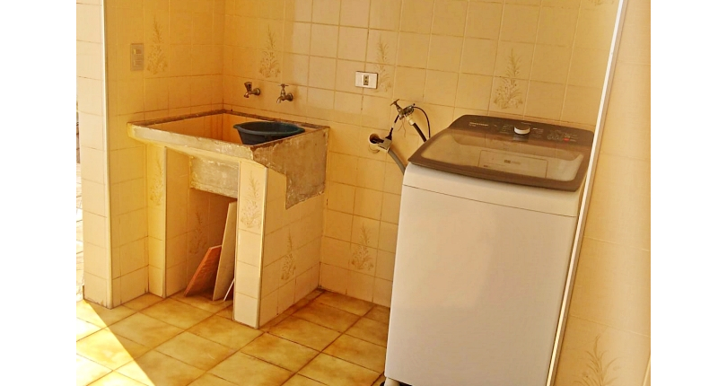 Sobrado à venda no Parque Maria Domitila na Rua Francisco Basílio de Melo