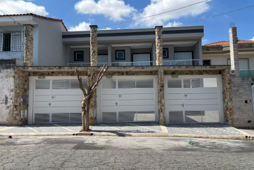 Lindo Sobrado novo à venda no Bairro do Parque São Domingos na Rua Agostinho dos Santos 308, 
