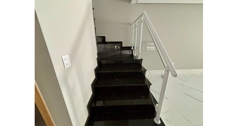 Lindo Sobrado novo à venda no Bairro do Parque São Domingos na Rua Agostinho dos Santos 308, 