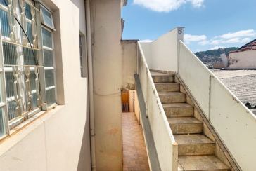 Casa para renda à venda no Bairro da Vila Zat na Praça Vinte e Cinco de Novembro,