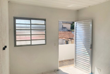 Casa para renda à venda no Bairro da Vila Zat na Praça Vinte e Cinco de Novembro,