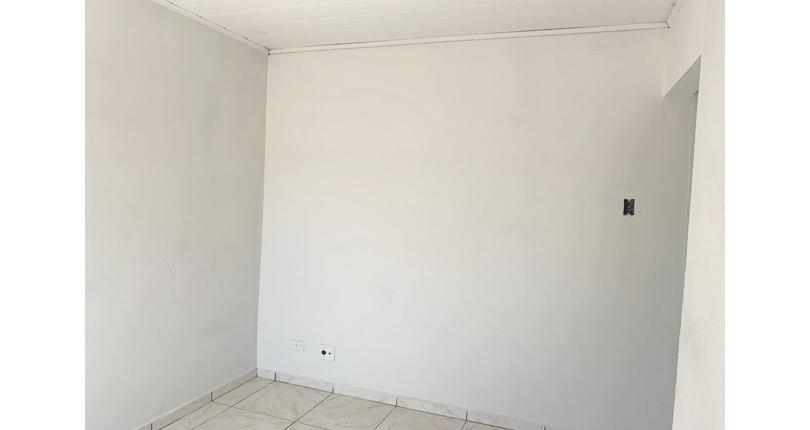 Casa para renda à venda no Bairro da Vila Zat na Praça Vinte e Cinco de Novembro,