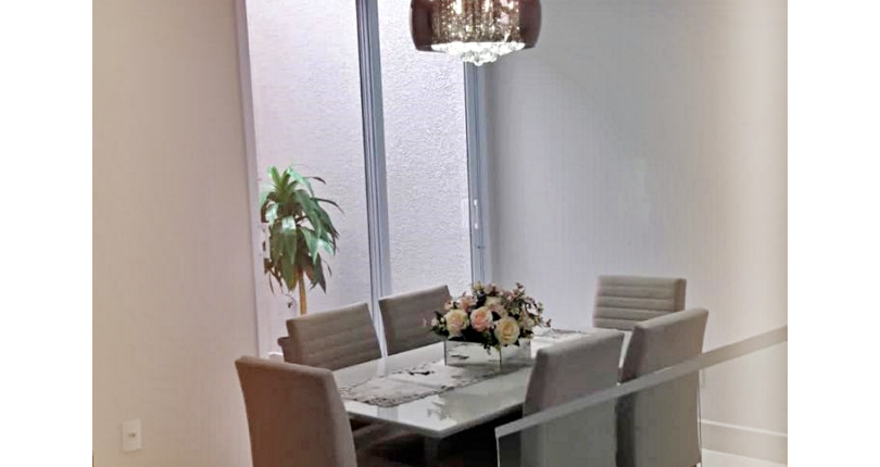 Belo Sobrado à venda em Bragança Paulista no Bairro do Condomínio Portal da Serra 