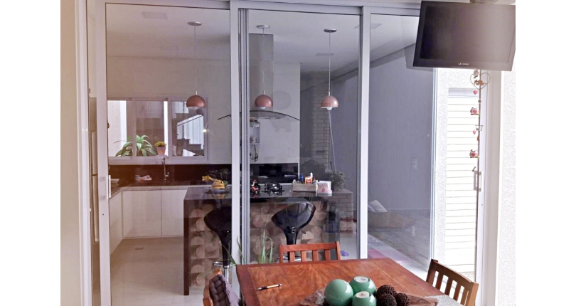 Belo Sobrado à venda em Bragança Paulista no Bairro do Condomínio Portal da Serra 