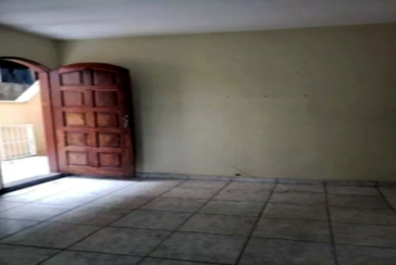 Sobrado à venda no Bairro do Jardim Jaraguá (São Domingos) na Rua José Vaz Guerreiro