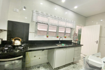 Bela Casa assobradada à venda no Bairro do Parque São Domingos na Rua Dirceu de Almeida,