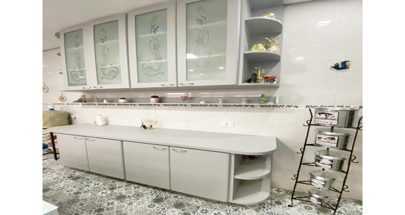 Bela Casa assobradada à venda no Bairro do Parque São Domingos na Rua Dirceu de Almeida,